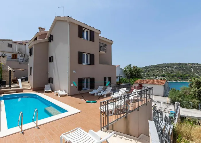 Luxurious Home In Sevid